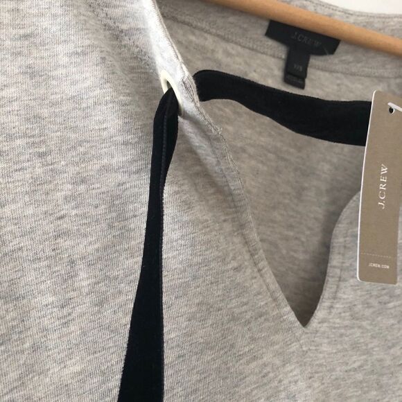 NEW ✨ J.Crew Grey Velvet Bow Keyhole Top XXS - Picture 7 of 8